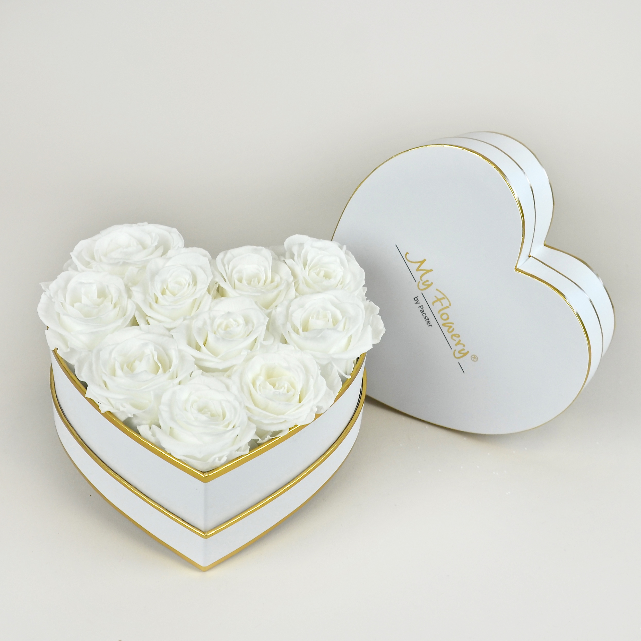 Herz Flowerbox small: Infinity Rosen in weiß Herz Flowerbox small: Infinity Rosen in weiß